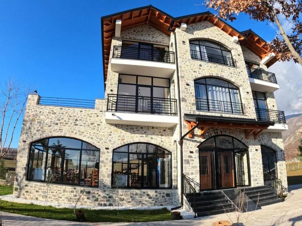 Bujtina Vrenezi Hotel Peshkopi Екстериор снимка