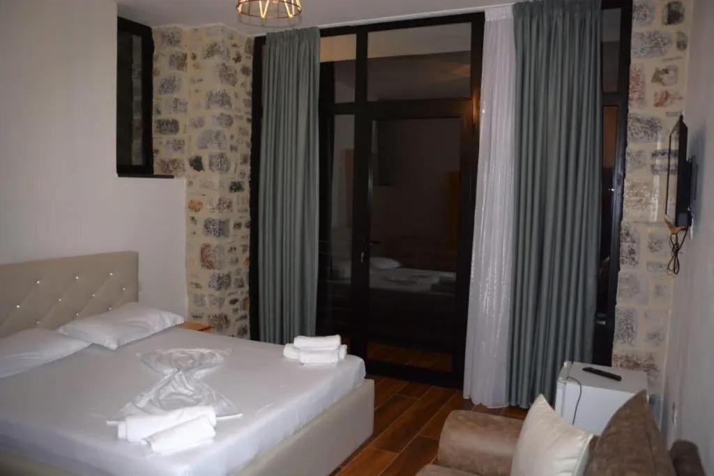 Bujtina Vrenezi Hotel Peshkopi Екстериор снимка