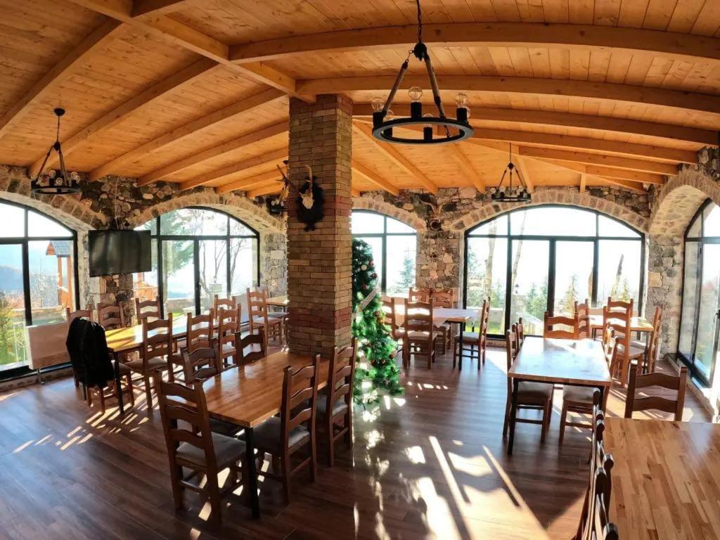 Bujtina Vrenezi Hotel Peshkopi Екстериор снимка